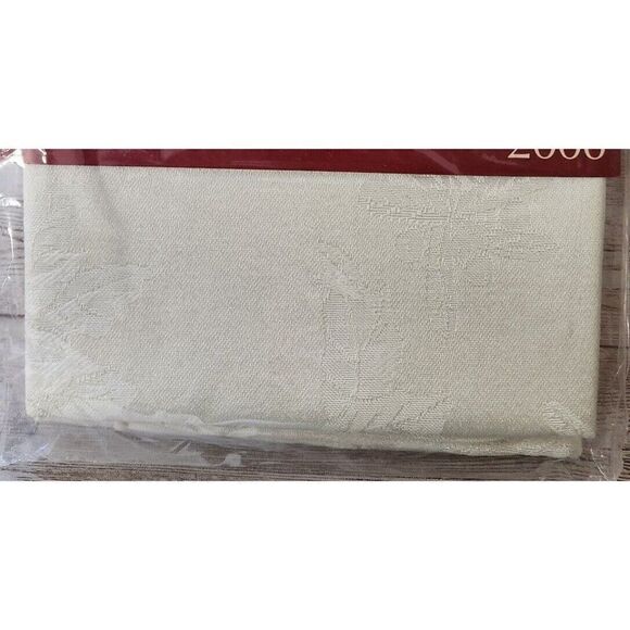 Village Square Set of 4 Cloth Holiday Ivory Floral Print Napkins 17" X 17" New - Picture 6 of 6